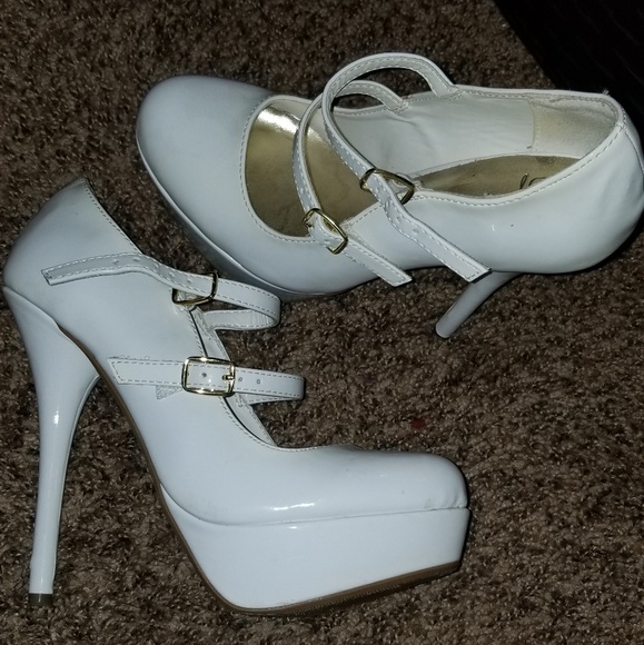 High Heels - Picture 1 of 3